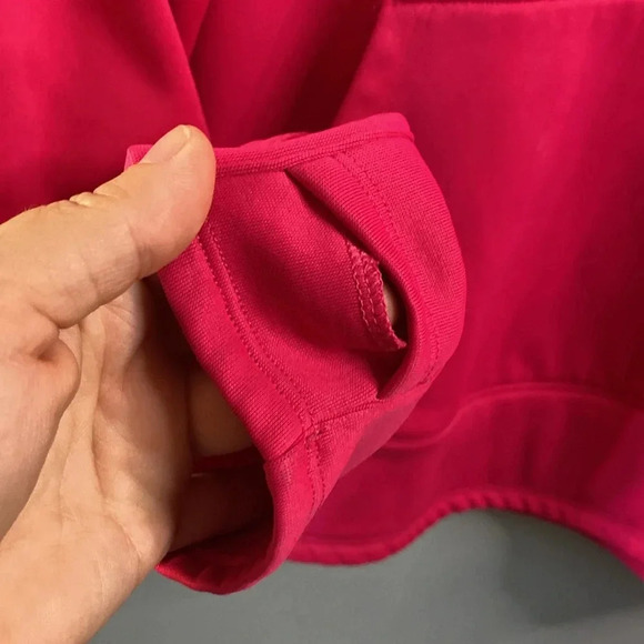 Under armor, hot pink hoodie size extra large, semi fitted - Picture 7 of 11